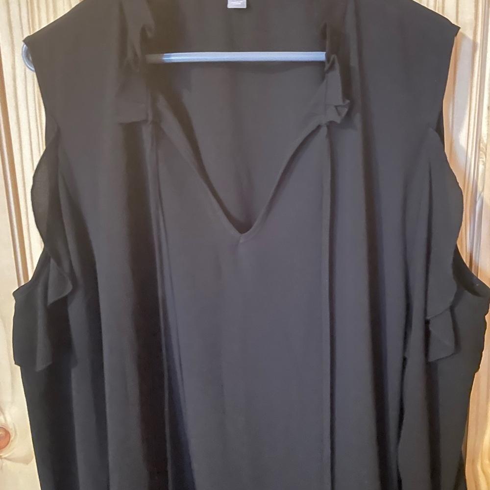 Black Sleeveless Blouse
